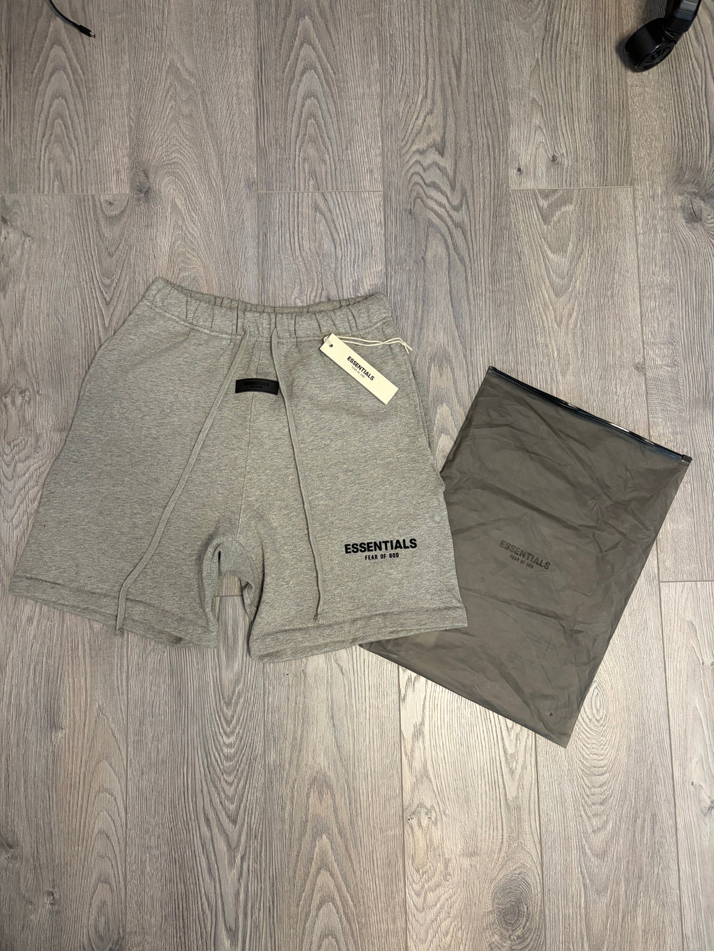 Essentials shorts gray